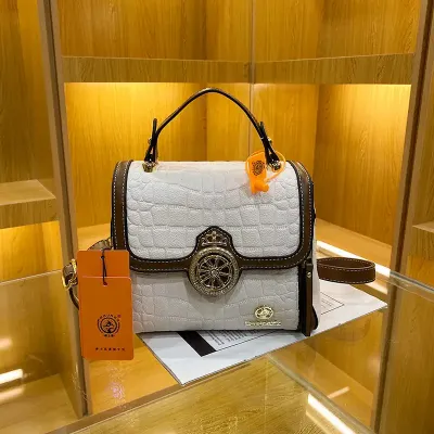 Versatile Crocodile Pattern Messenger Bag