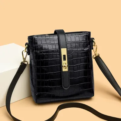 Heirloom Lady Shoulder Bag